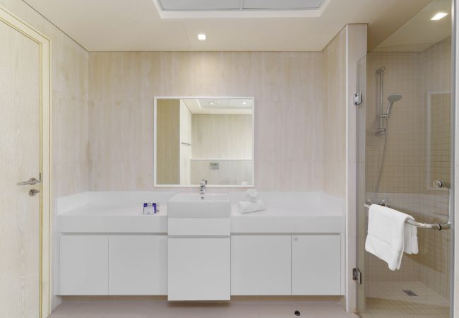 Apartment in Dubai - Stunning JBR Retreat w/ Partial Sea & Marina Views Apartment in Dubai - Stunning JBR Retreat w/ Partial Sea & Marina Views