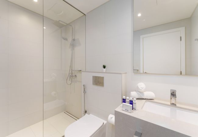 Apartment in Dubai - Coastal JBR Apt w/ Sweeping Sea & Bluewaters Views Apartment in Dubai - Coastal JBR Apt w/ Sweeping Sea & Bluewaters Views