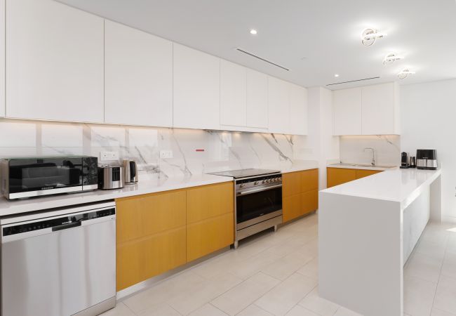 Apartment in Dubai - Coastal JBR Apt w/ Sweeping Sea & Bluewaters Views Apartment in Dubai - Coastal JBR Apt w/ Sweeping Sea & Bluewaters Views