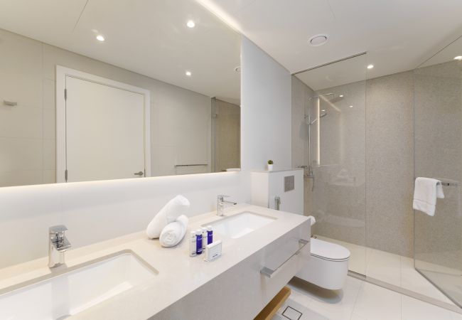 Apartment in Dubai - Coastal JBR Apt w/ Sweeping Sea & Bluewaters Views Apartment in Dubai - Coastal JBR Apt w/ Sweeping Sea & Bluewaters Views