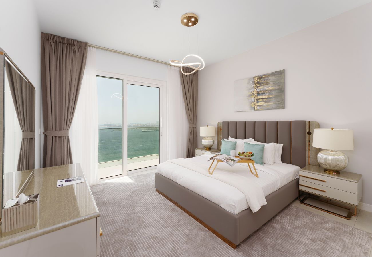 Apartment in Dubai - Coastal JBR Apt w/ Sweeping Sea & Bluewaters Views