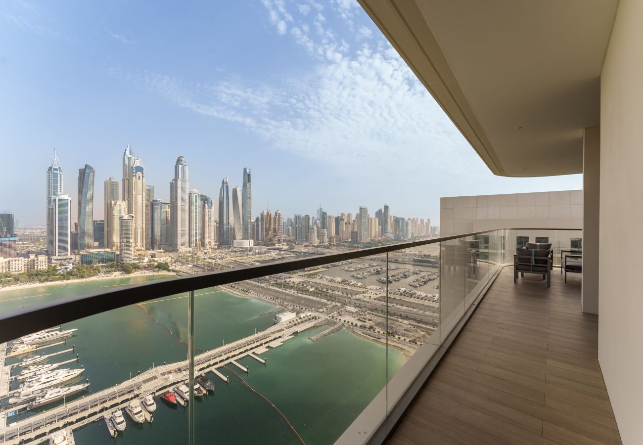 Apartment in Dubai - Exclusive Apt w/ Unmatched Dubai Marina Vistas