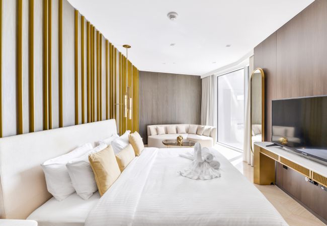 Apartment in Dubai - Elegant Apt w/ Sea Views at FIVE Palm Jumeirah  Apartment in Dubai - Elegant Apt w/ Sea Views at FIVE Palm Jumeirah