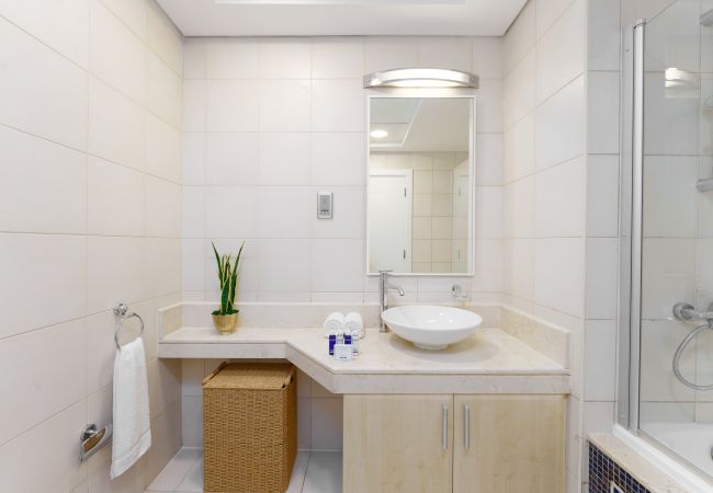 Apartment in Dubai - Elegant Coastal Apt on Palm Jumeirah Apartment in Dubai - Elegant Coastal Apt on Palm Jumeirah