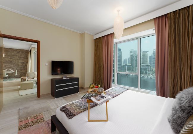 Apartment in Dubai - Cosmopolitan Apt w/ Scenic Dubai Marina Vws Apartment in Dubai - Cosmopolitan Apt w/ Scenic Dubai Marina Vws
