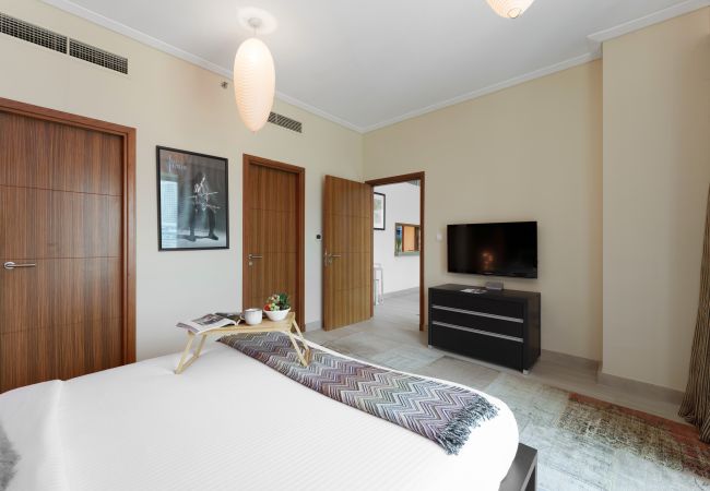 Apartment in Dubai - Cosmopolitan Apt w/ Scenic Dubai Marina Vws Apartment in Dubai - Cosmopolitan Apt w/ Scenic Dubai Marina Vws