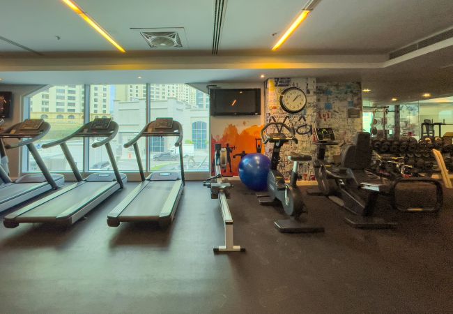 Apartment in Dubai - Cosmopolitan Apt w/ Scenic Dubai Marina Vws Apartment in Dubai - Cosmopolitan Apt w/ Scenic Dubai Marina Vws