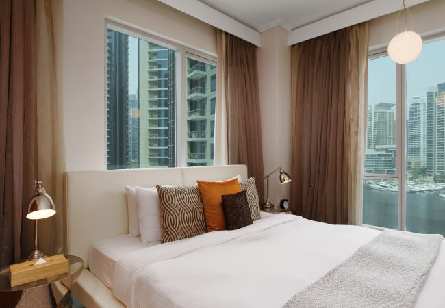 Apartment in Dubai - Cosmopolitan Apt w/ Scenic Dubai Marina Vws Apartment in Dubai - Cosmopolitan Apt w/ Scenic Dubai Marina Vws