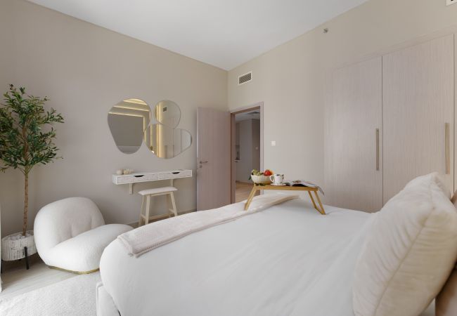 Apartment in Abu Dhabi - Charming Retreat w/ Panoramic Views on Yas Island Apartment in Abu Dhabi - Charming Retreat w/ Panoramic Views on Yas Island