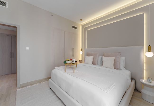 Apartment in Abu Dhabi - Charming Retreat w/ Panoramic Views on Yas Island Apartment in Abu Dhabi - Charming Retreat w/ Panoramic Views on Yas Island