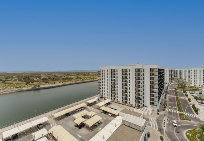 Apartment in Abu Dhabi - Charming Retreat w/ Panoramic Views on Yas Island Apartment in Abu Dhabi - Charming Retreat w/ Panoramic Views on Yas Island