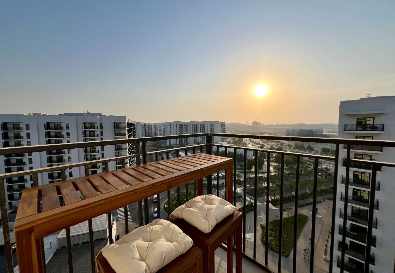 Apartment in Abu Dhabi - Charming Retreat w/ Panoramic Views on Yas Island