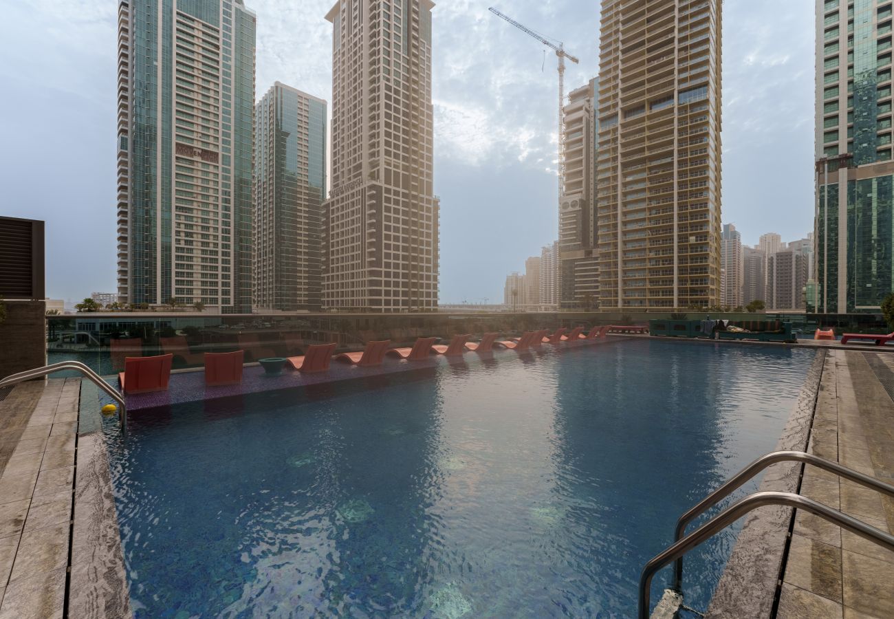 Apartment in Dubai - Modern Living w/ Premium Amenities close to Marina