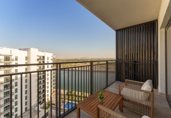 Apartment in Abu Dhabi -  Exquisite Living w/ Scenic Canal Vws on Yas Island  Apartment in Abu Dhabi -  Exquisite Living w/ Scenic Canal Vws on Yas Island
