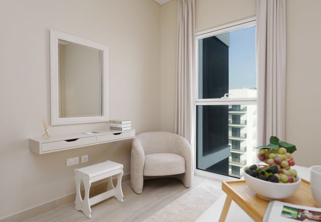 Apartment in Abu Dhabi -  Exquisite Living w/ Scenic Canal Vws on Yas Island  Apartment in Abu Dhabi -  Exquisite Living w/ Scenic Canal Vws on Yas Island