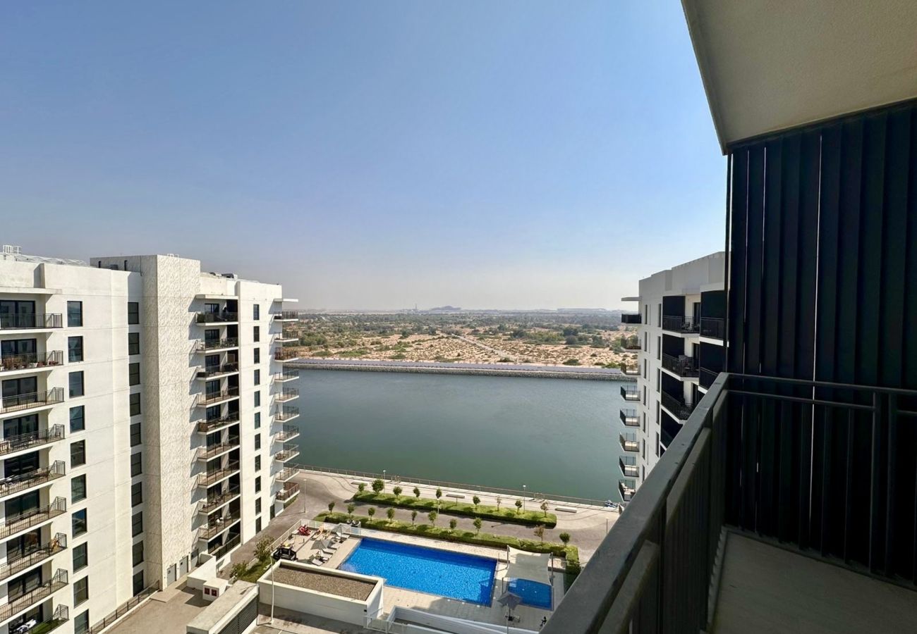 Apartment in Abu Dhabi -  Exquisite Living w/ Scenic Canal Vws on Yas Island 