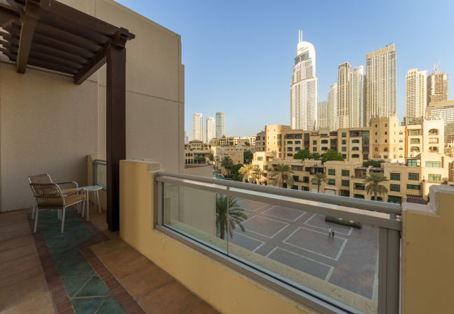 Villa in Dubai - Exclusive Duplex Villa w/ Panoramic Terrace Overlooking Burj Khalifa Villa in Dubai - Exclusive Duplex Villa w/ Panoramic Terrace Overlooking Burj Khalifa