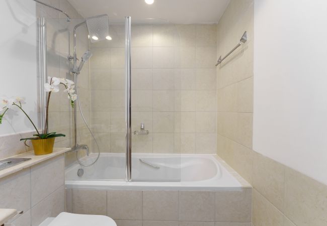 Villa in Dubai - Exclusive Duplex Villa w/ Panoramic Terrace Overlooking Burj Khalifa Villa in Dubai - Exclusive Duplex Villa w/ Panoramic Terrace Overlooking Burj Khalifa