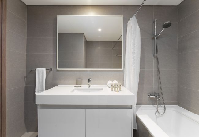 Apartment in Dubai - Elevated Living w/ Spectacular Burj Khalifa Views Apartment in Dubai - Elevated Living w/ Spectacular Burj Khalifa Views