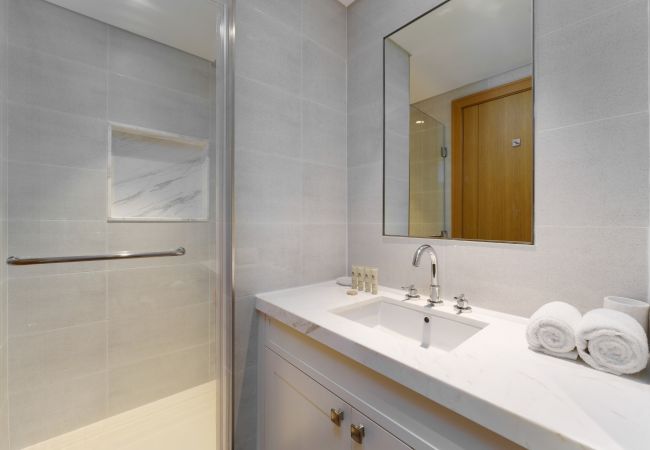 Apartment in Dubai - Ultimate Living w/ Front-Row Views of Burj Khalifa & Dubai Fountains Apartment in Dubai - Ultimate Living w/ Front-Row Views of Burj Khalifa & Dubai Fountains