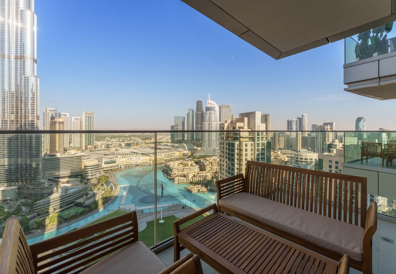 Apartment in Dubai - Ultimate Living w/ Front-Row Views of Burj Khalifa & Dubai Fountains