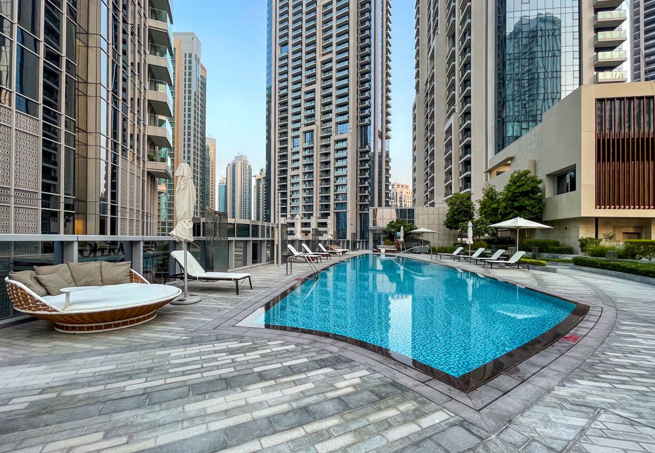 Apartment in Dubai - Ultimate Living w/ Front-Row Views of Burj Khalifa & Dubai Fountains