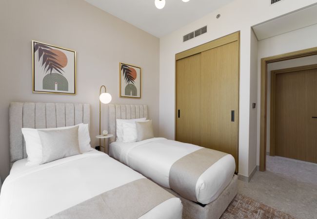 Apartment in Dubai -  Blissful Living w/ Scenic Golf Vws in Dubai Hills  Apartment in Dubai -  Blissful Living w/ Scenic Golf Vws in Dubai Hills