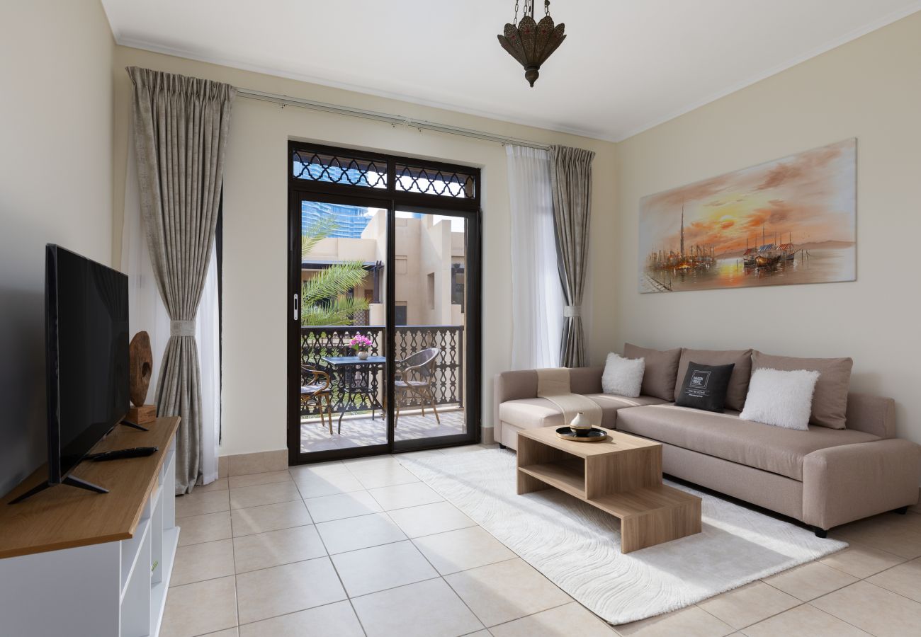 Spacious holiday rental in traditional style next to Burj Khalifa in Downtown Dubai