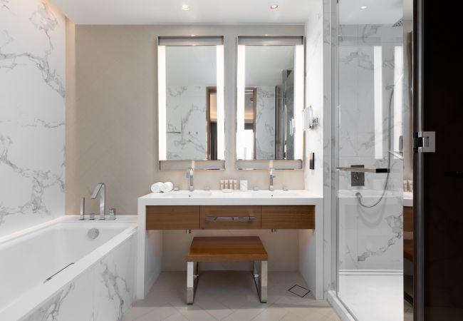 Apartment in Dubai - Luxury Apt w/ Spectacular Burj Khalifa Views Apartment in Dubai - Luxury Apt w/ Spectacular Burj Khalifa Views