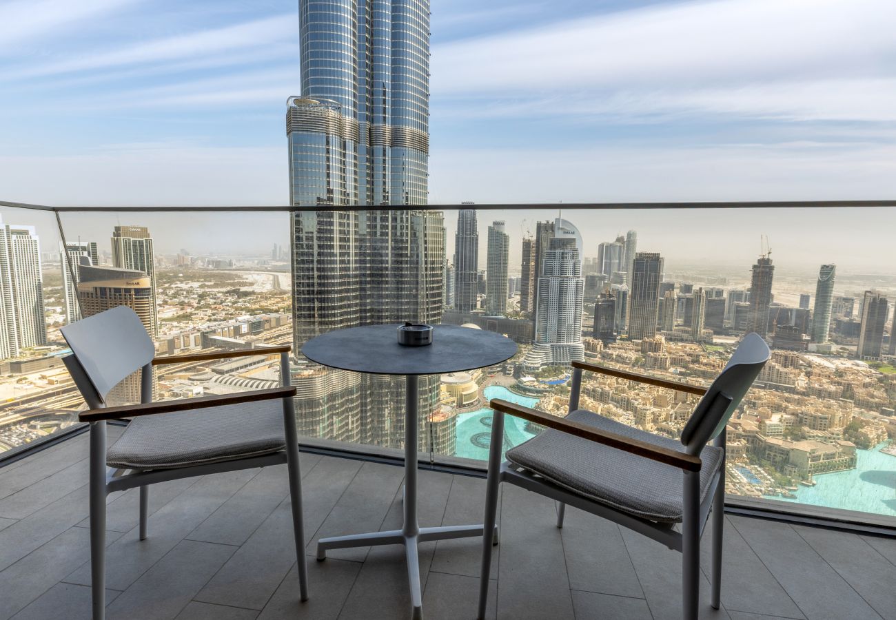 Apartment in Dubai - Exclusive Apt w/ Unmatched Burj Khalifa Views