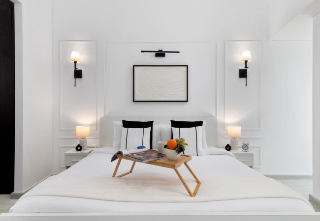 Apartment in Dubai - Sleek Stay in Dubai Marina’s Famous Twisting Tower Apartment in Dubai - Sleek Stay in Dubai Marina’s Famous Twisting Tower