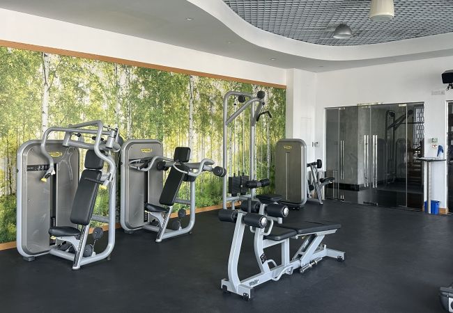Apartment in Dubai - Sleek Stay in Dubai Marina’s Famous Twisting Tower Apartment in Dubai - Sleek Stay in Dubai Marina’s Famous Twisting Tower