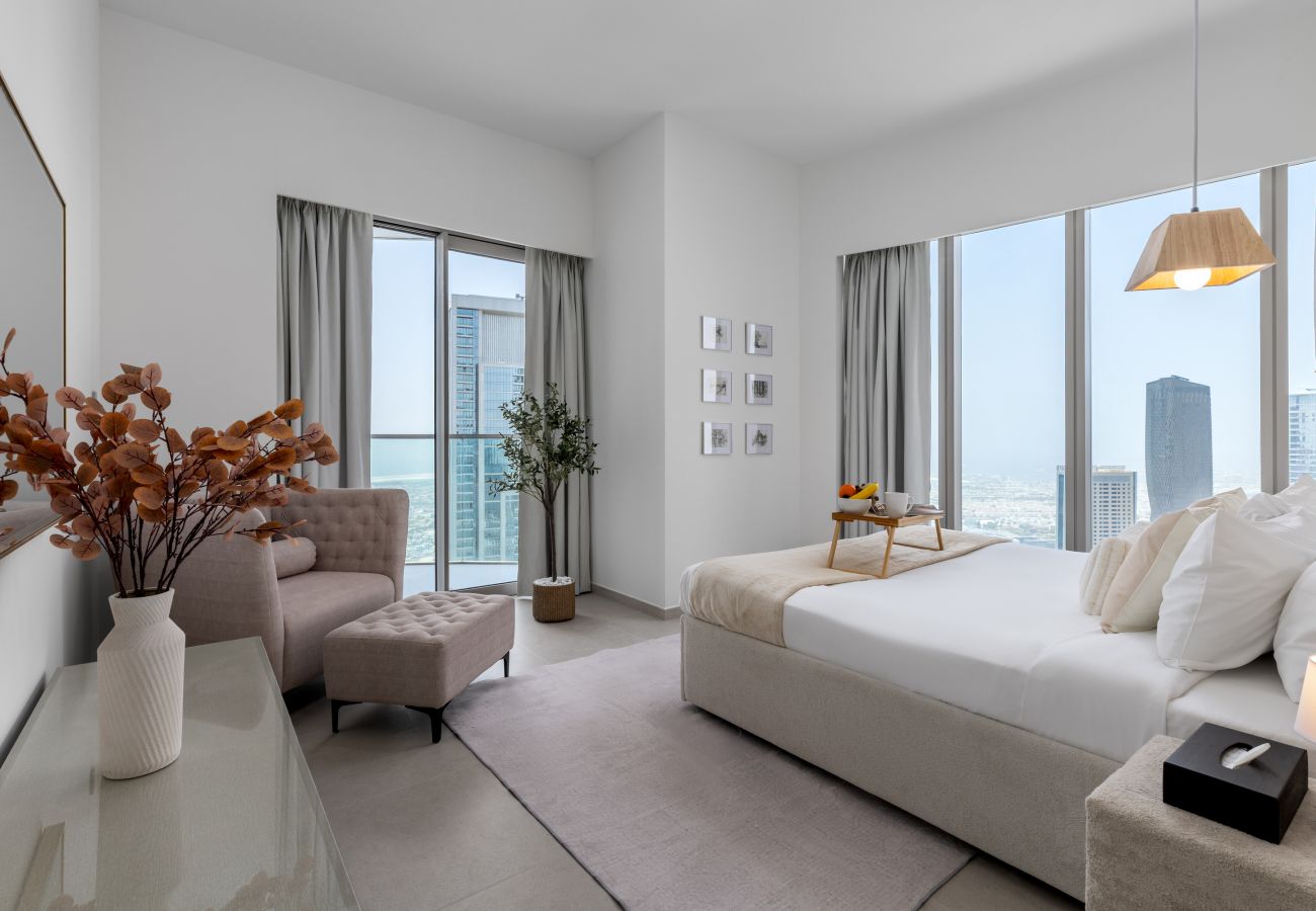 Apartment in Dubai - Sky-High Elegance w/ Unrivaled Burj Khalifa Views