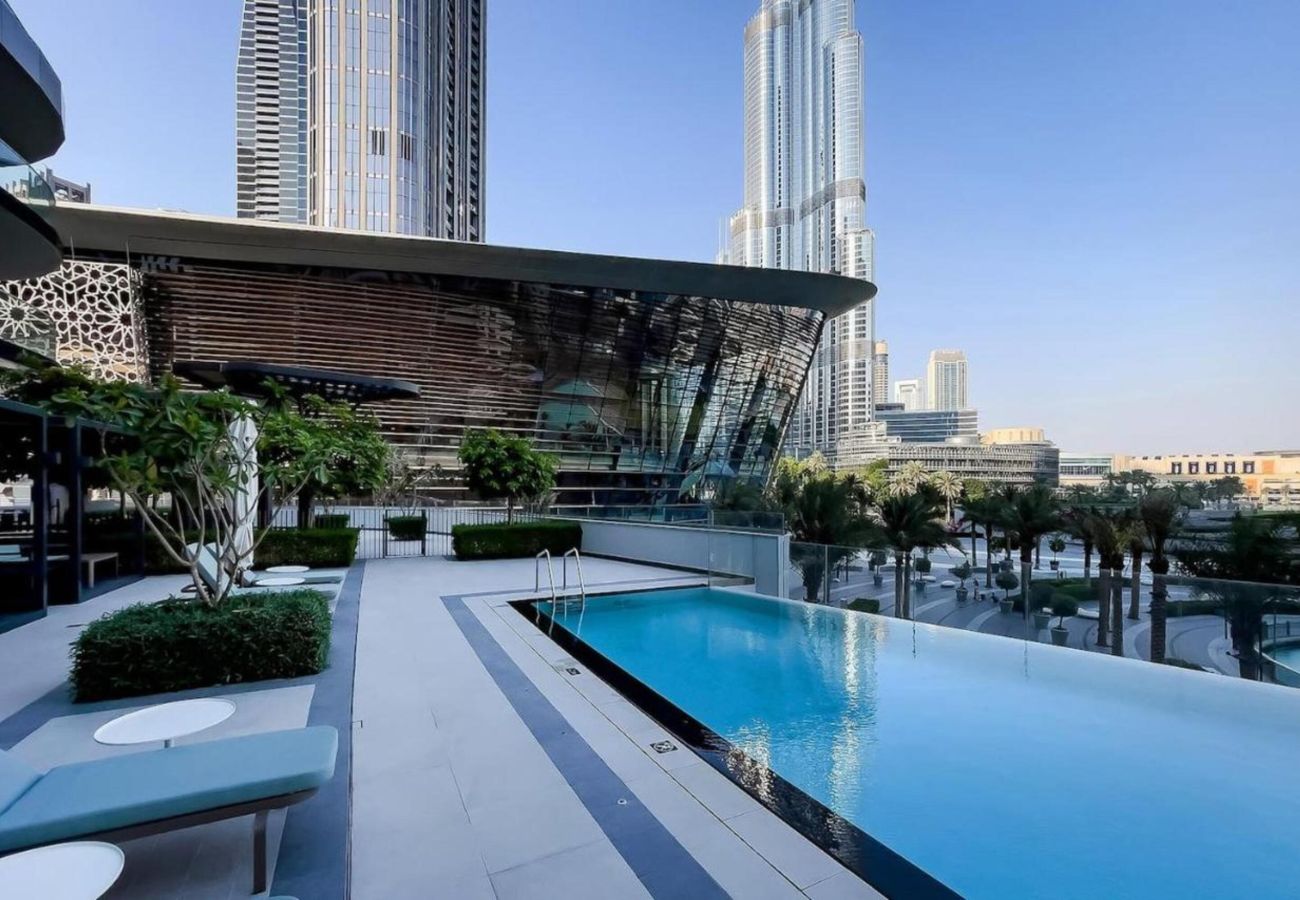 Apartment in Dubai - Sky-High Elegance w/ Unrivaled Burj Khalifa Views