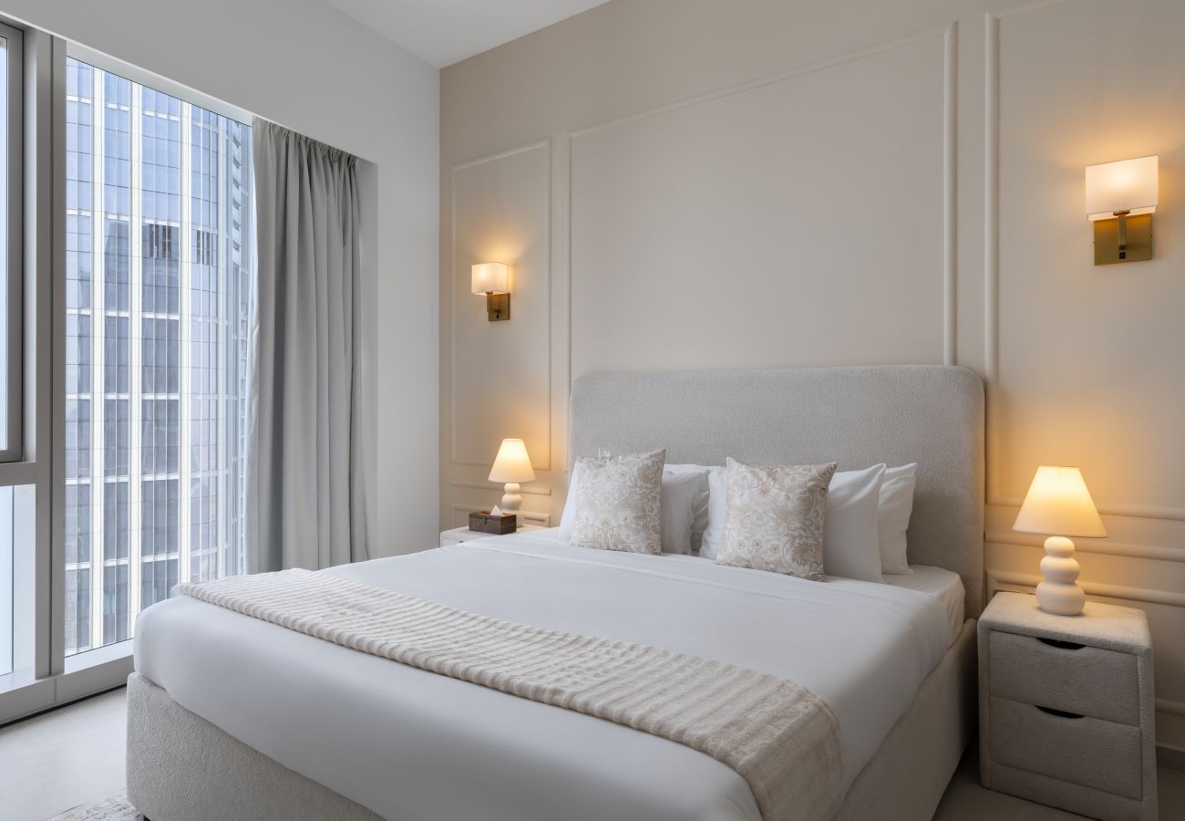 Apartment in Dubai - Sky-High Elegance w/ Unrivaled Burj Khalifa Views