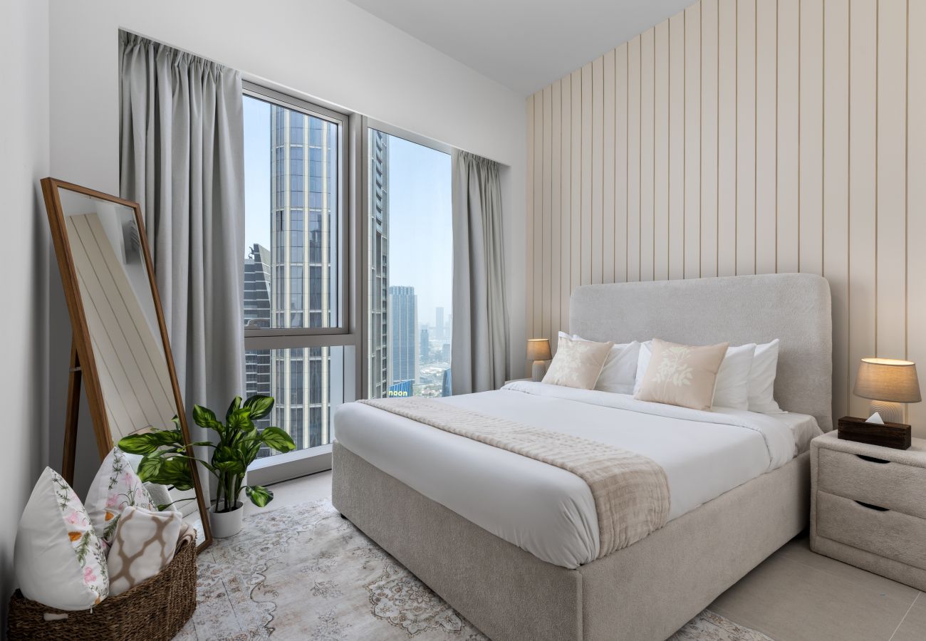 Apartment in Dubai - Sky-High Elegance w/ Unrivaled Burj Khalifa Views