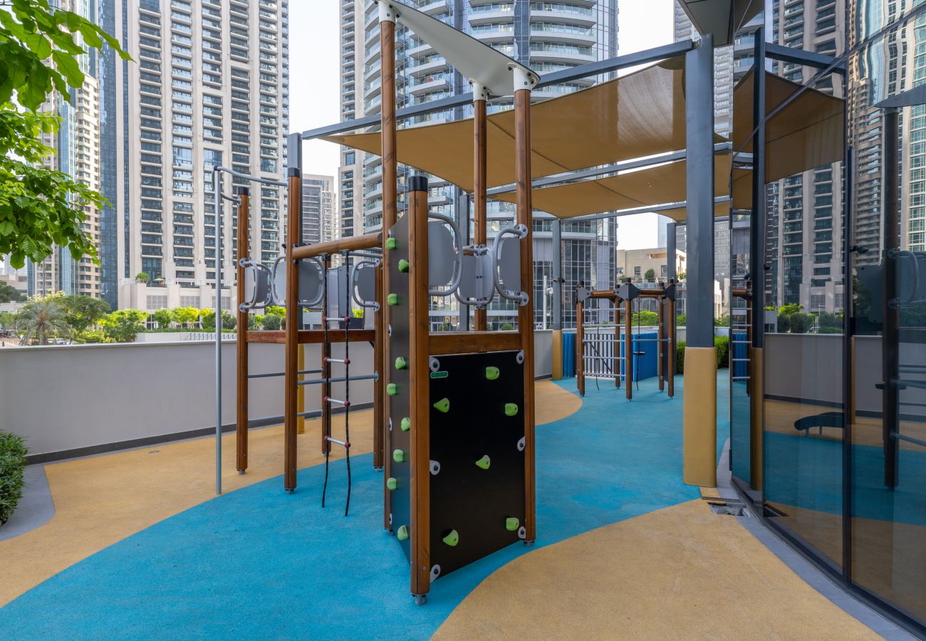 Apartment in Dubai - Sky-High Elegance w/ Unrivaled Burj Khalifa Views
