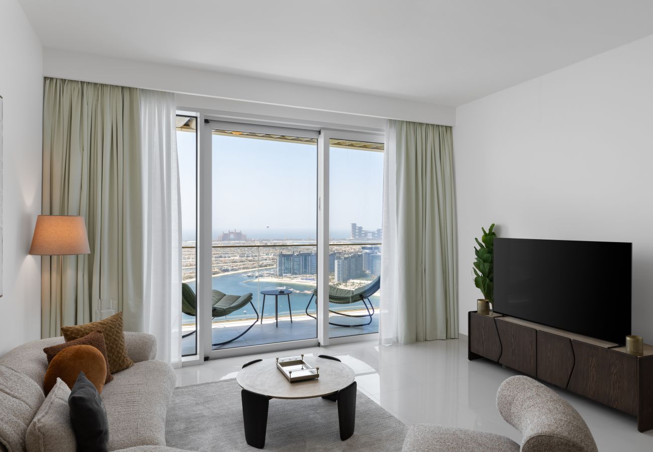 Apartment in Dubai - Coastal Living w/ Uninterrupted Sea & Palm Views 
