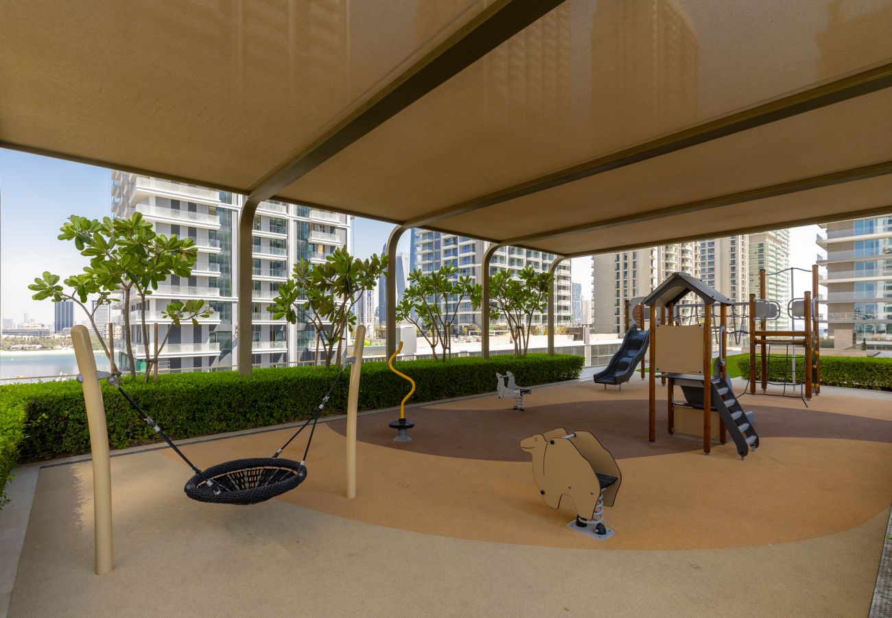 Apartment in Dubai - Coastal Living w/ Uninterrupted Sea & Palm Views 