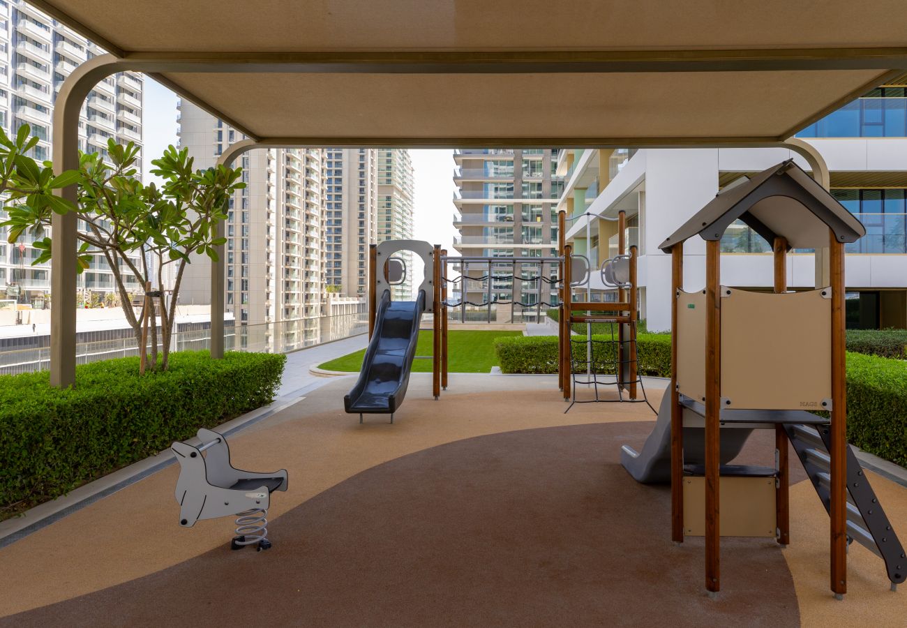 Apartment in Dubai - Coastal Living w/ Uninterrupted Sea & Palm Views 