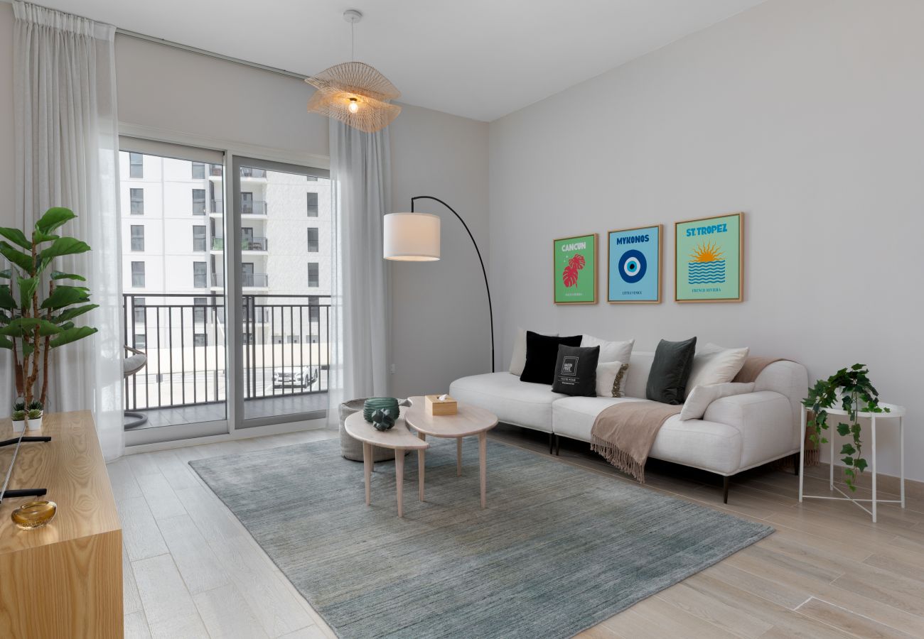 Discover the allure of Yas Island with our holiday rental featuring a balcony. Close to main attractions in Abu Dhabi. Call us now to book your perfec