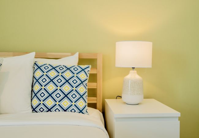 Apartment in Abu Dhabi - Modern Yas Island Escape w/ Peaceful Canal Views Apartment in Abu Dhabi - Modern Yas Island Escape w/ Peaceful Canal Views