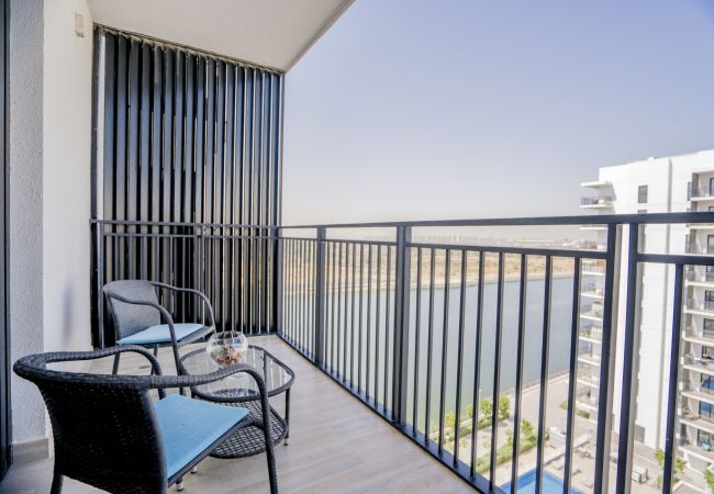 Apartment in Abu Dhabi - Modern Yas Island Escape w/ Peaceful Canal Views Apartment in Abu Dhabi - Modern Yas Island Escape w/ Peaceful Canal Views