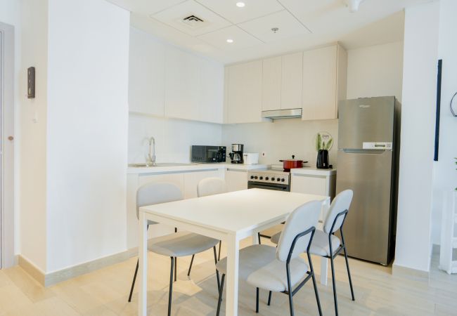 Apartment in Abu Dhabi - Modern Yas Island Escape w/ Peaceful Canal Views Apartment in Abu Dhabi - Modern Yas Island Escape w/ Peaceful Canal Views