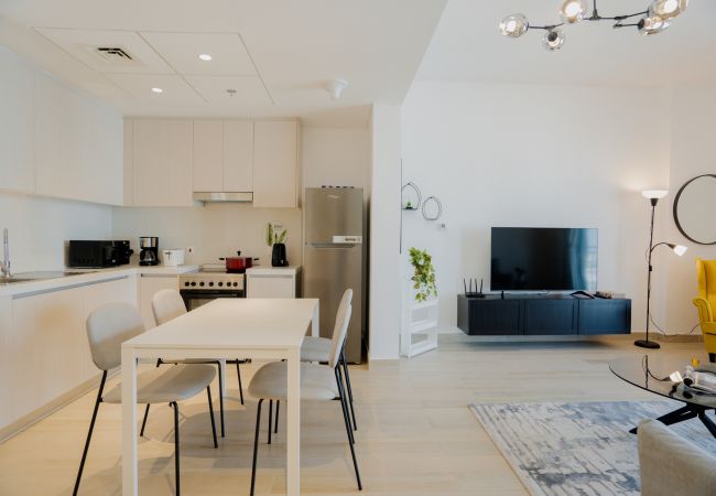 Apartment in Abu Dhabi - Modern Yas Island Escape w/ Peaceful Canal Views Apartment in Abu Dhabi - Modern Yas Island Escape w/ Peaceful Canal Views