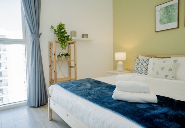 Apartment in Abu Dhabi - Modern Yas Island Escape w/ Peaceful Canal Views Apartment in Abu Dhabi - Modern Yas Island Escape w/ Peaceful Canal Views