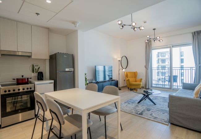 Apartment in Abu Dhabi - Modern Yas Island Escape w/ Peaceful Canal Views Apartment in Abu Dhabi - Modern Yas Island Escape w/ Peaceful Canal Views