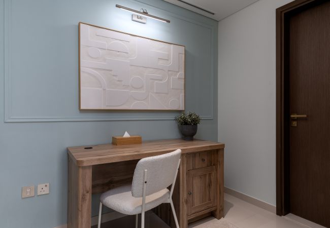 Apartment in Dubai - Waterfront Living w/ Unparalleled Sea & Palm Vws  Apartment in Dubai - Waterfront Living w/ Unparalleled Sea & Palm Vws