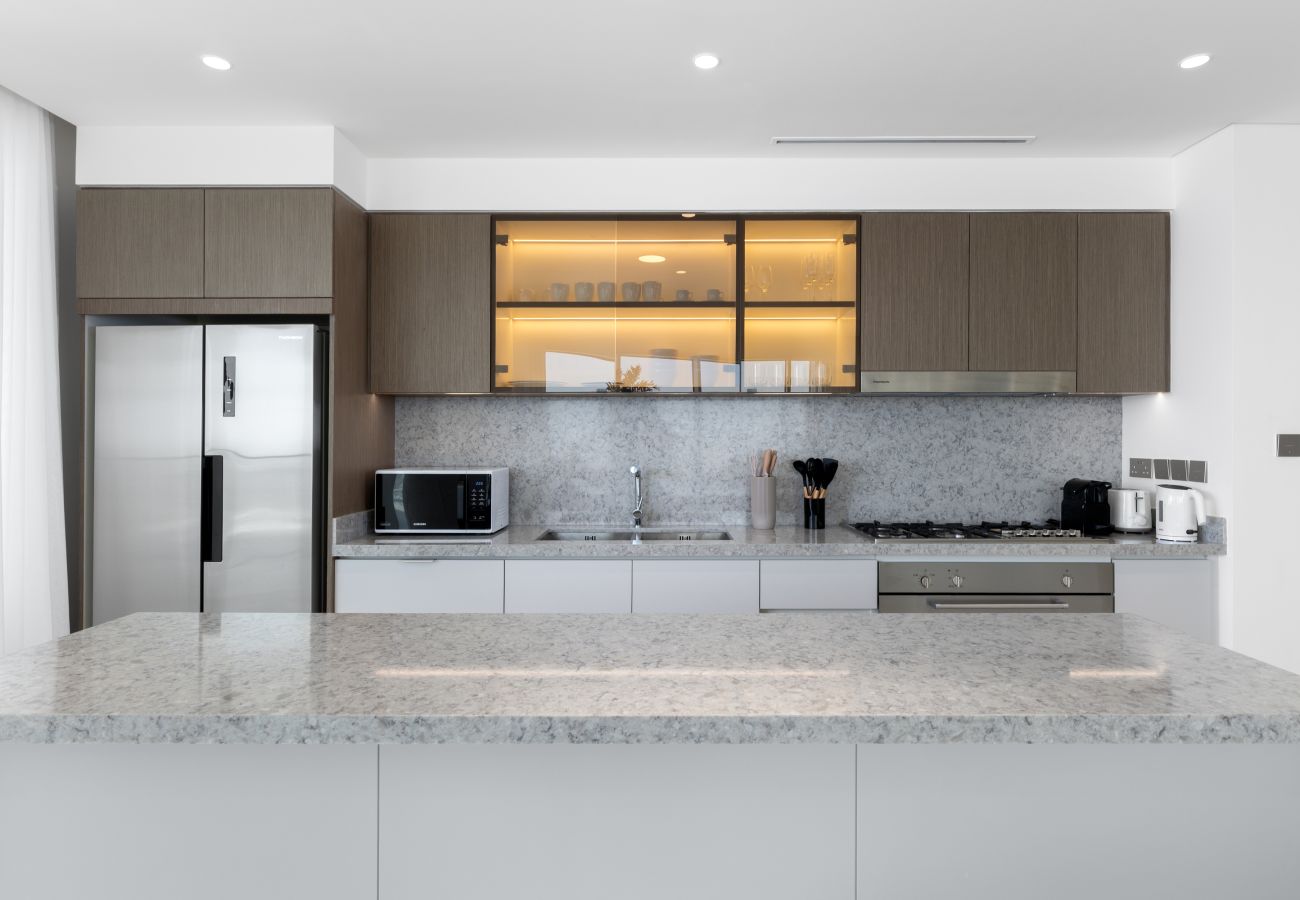 Apartment in Dubai - Waterfront Living w/ Unparalleled Sea & Palm Vws 