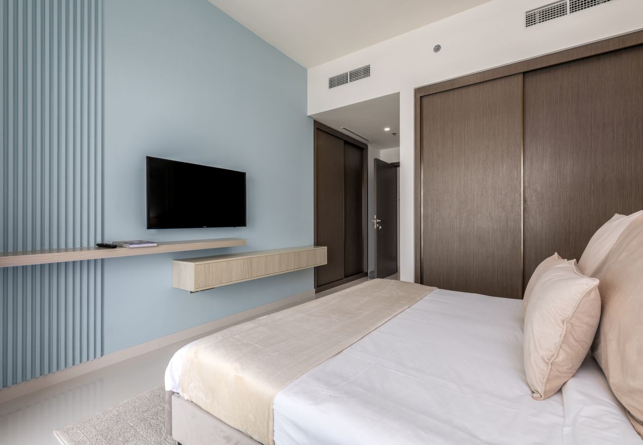 Apartment in Dubai - Waterfront Living w/ Unparalleled Sea & Palm Vws 